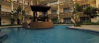 Yusro Hotel and Convention