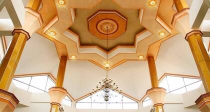 Yusro Hotel and Convention