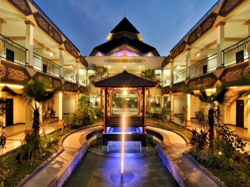 Yusro Hotel Convention