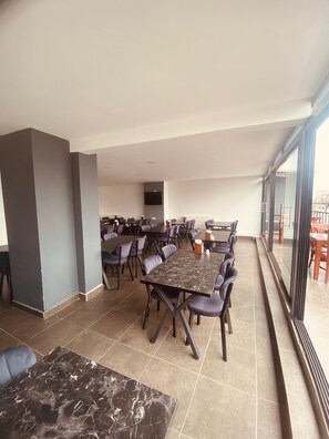 Free daily buffet breakfast  - Malkoç Hotel (Istanbul)