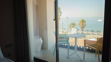 Habitación doble, balcón, vistas al mar | Balcón