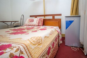 Desk, free WiFi