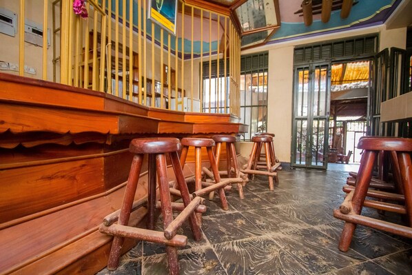Bar (on property) - Brimax Hotel (Kampala)