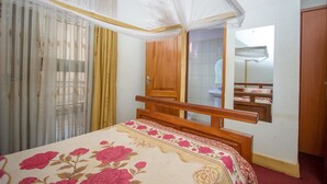 Desk, free WiFi - Brimax Hotel (Kampala)