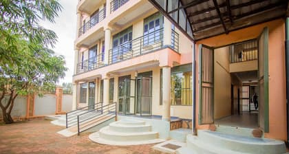 Brimax Hotel