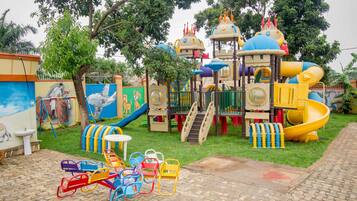Children’s play area – outdoor
