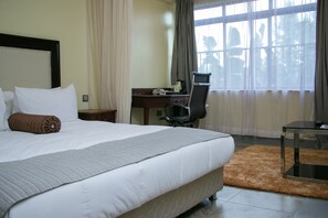 Chambre Simple Standard | Bureau, chambres insonorisées, Wi-Fi gratuit, draps fournis