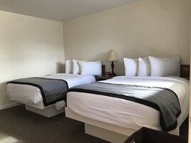 Δίκλινο Δωμάτιο (Double) | Γραφείο, σίδερο/σιδερώστρα, δωρεάν Wi-Fi, κλινοσκεπάσματα 