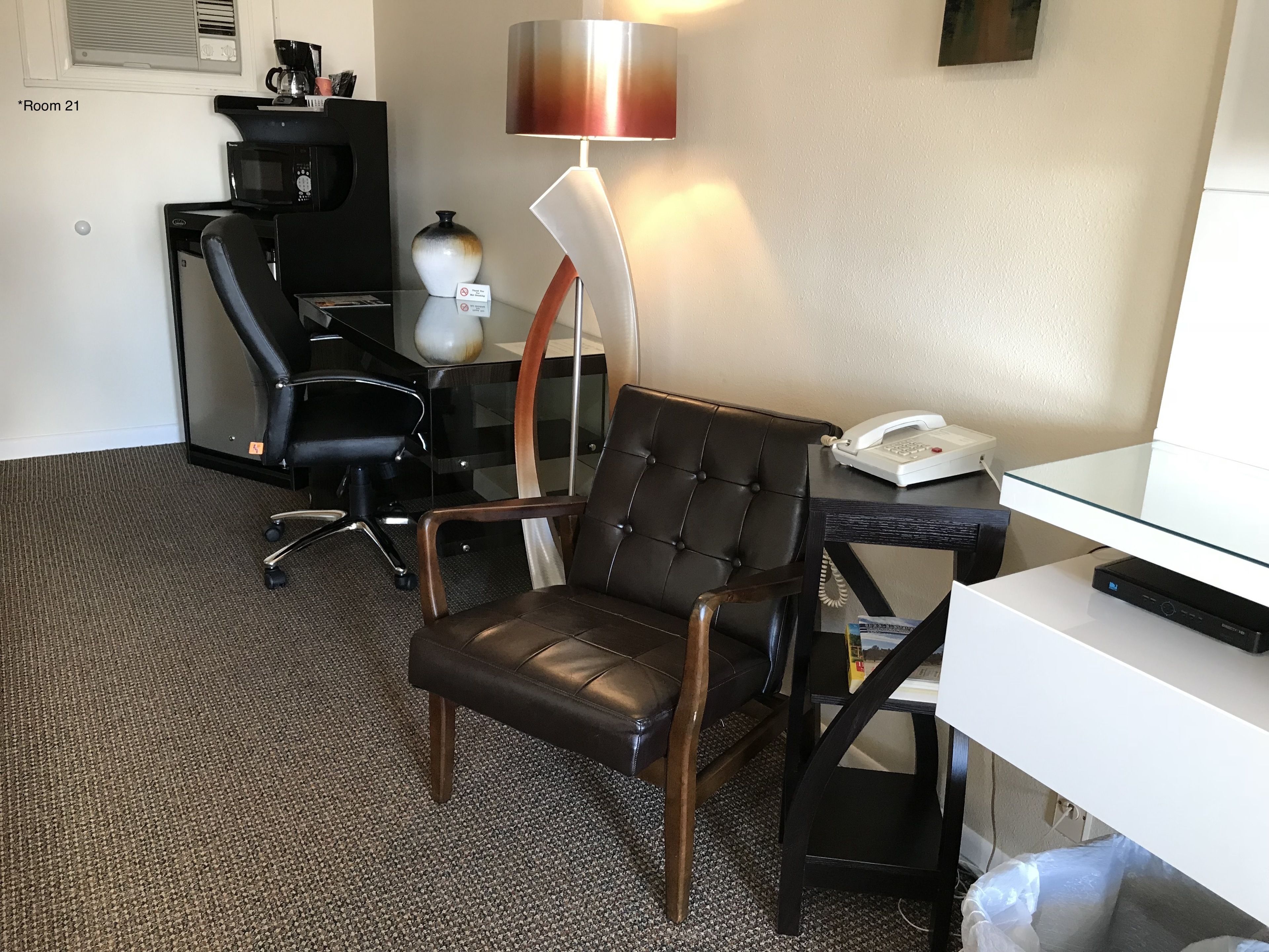 Double Room | Desk, iron/ironing board, free WiFi, bed sheets