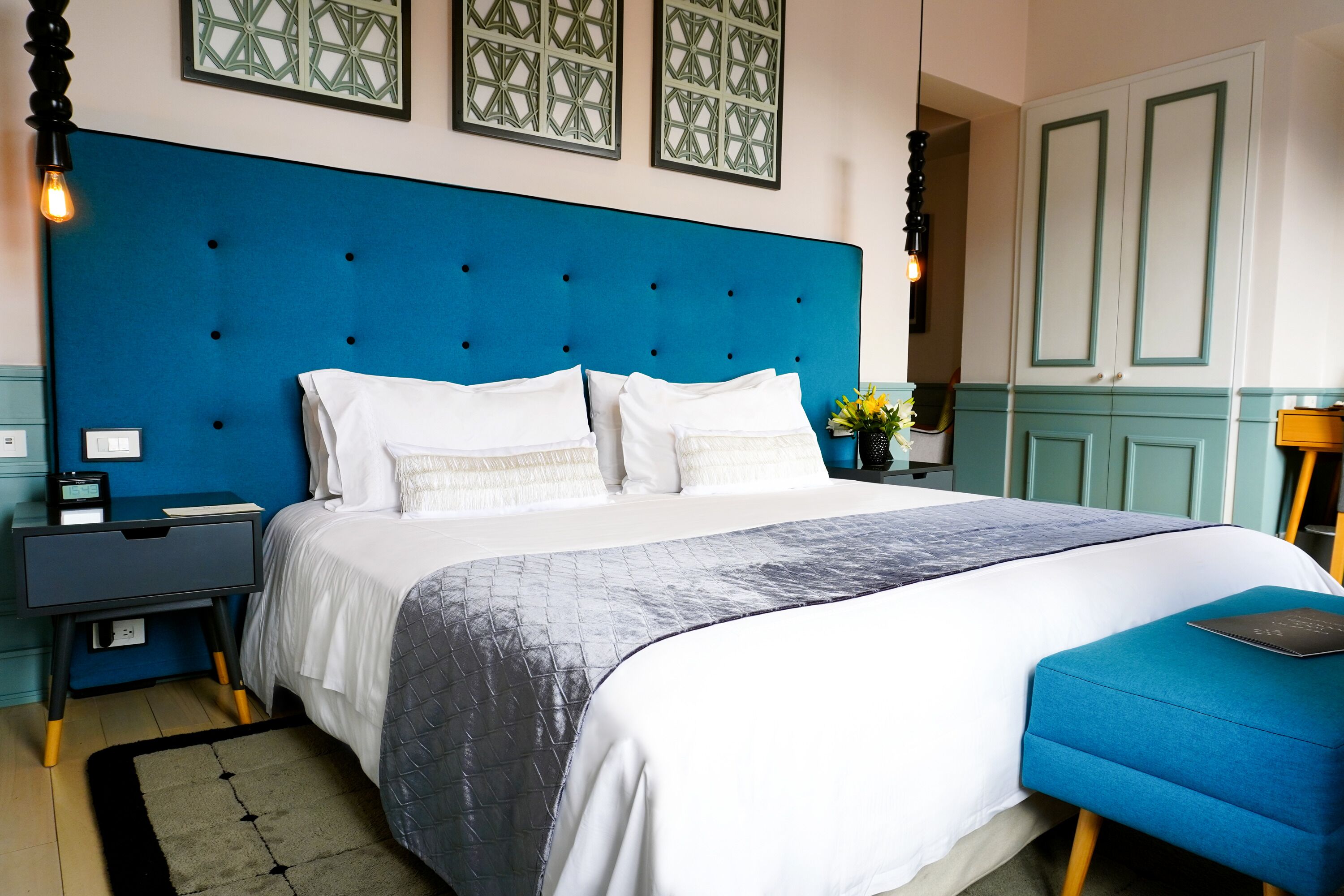 Ropa de cama de alta calidad y minibar 