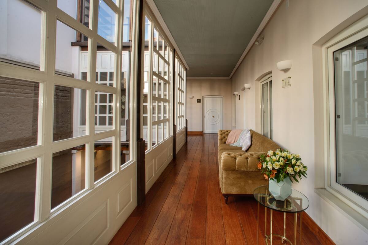 presidential suite | living area | 42-inch lcd tv with satellite channels, tv