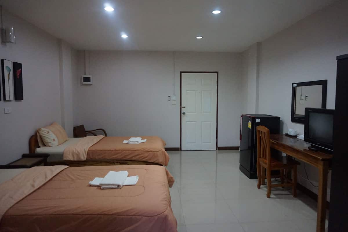 Standard Twin Room | Desk, rollaway beds, free WiFi