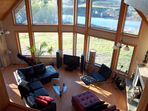 Chalet, 3 Schlafzimmer, Flussblick, Poolseite | Wohnzimmer