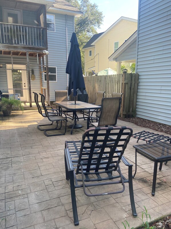 Outdoor dining - Spacious area- Private 2 brs, 2 baths (Charleston)