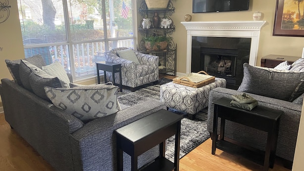Unclassified image, 1 of 21, button - Spacious - Private 2 brs, 2 baths (Charleston)