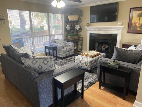 Spacious - Private 2 brs, 2 baths