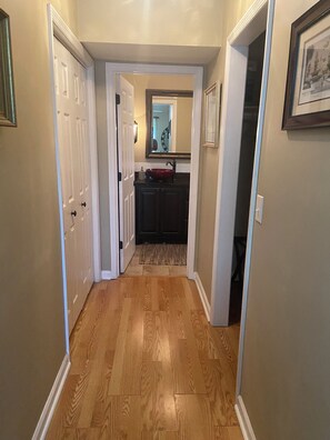 Interior - Spacious - Private 2 brs, 2 baths (Charleston)