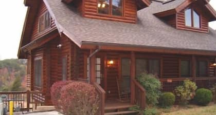 Paras sijainti / alennus t ja kerta3 tasotHottubPOOlTableWifi