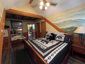 2 bedrooms, iron/ironing board, free WiFi, bed sheets - THE ONLY THING MISSING YOU!Hot tub,air hockey,pool,no animals no smoking sleep6 (Pigeon Forge)