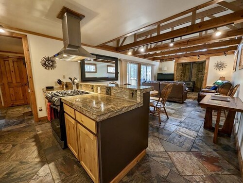 Cozy, smoke-free, 2 BD 2 BA home, 6 adult MAX, 6 SHARC passes, steps to village