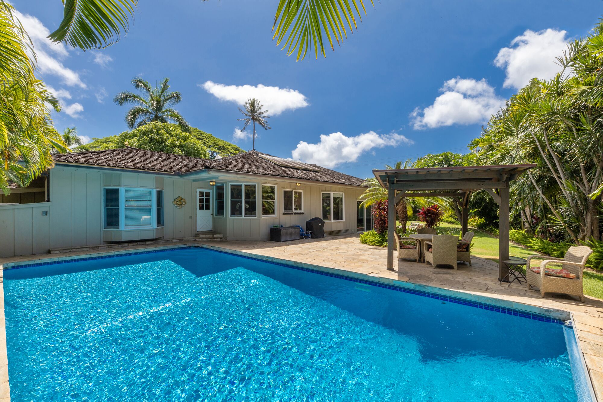 Beatiful Kahala Estate Across The Street from Kahala Beach