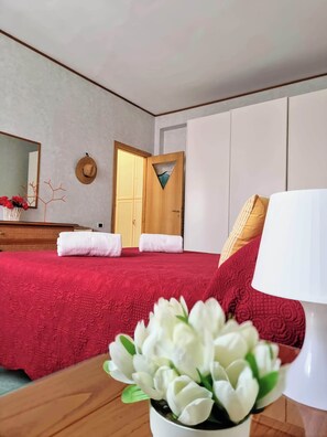 2 chambres, fer et planche à repasser, Wi-Fi, literie fournie