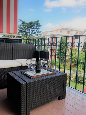 Property grounds - Fantastic apartment 10 minutes from the sea, central area of Sorrento freeWIFI (Sorrento)