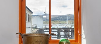 Cottage On Pier, Holy Loch Shore, Sea And Mountain Views, listed building 1830