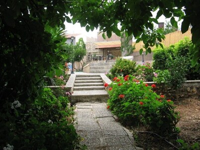 Villa with private pool garden and BBQ at quiet Cretan village just outside city