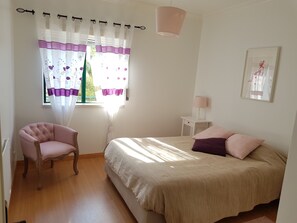 2 sovrum, strykjärn/strykbräda, resesäng och wi-fi