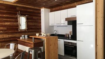 KylskÄp, mikrovÄgsugn, ugn och spishÀll