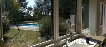 Villa ParenthĂšse, holiday home with swimming pool