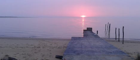 Una spiaggia nelle vicinanze