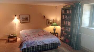 3 Schlafzimmer, Schreibtisch, Bügeleisen/Bügelbrett, kostenloses WLAN