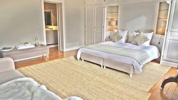 7 bedrooms, iron/ironing board, travel crib, free WiFi