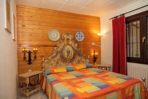 2 habitaciones, tabla de planchar con plancha, wifi y ropa de cama 
