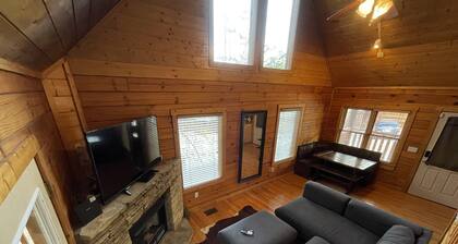 Real Log Cabin w/ Secluded Hot Tub, Cozy Loft, WiFi & Close to All Attractions!