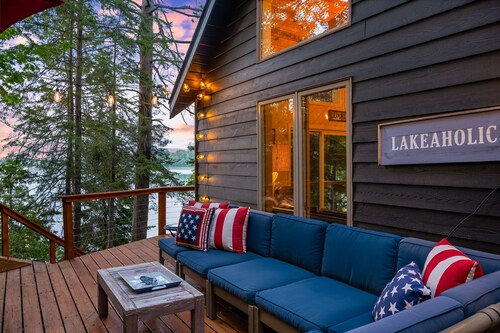 Blue Lagoon Lodge On Deer Lake!🦌Hot tub. One of the cleanest lakes in MN ❤️