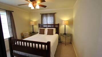 2 bedrooms, iron/ironing board, WiFi, bed sheets