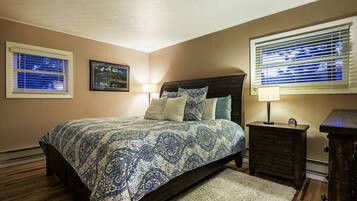 4 bedrooms, iron/ironing board, free WiFi, bed sheets