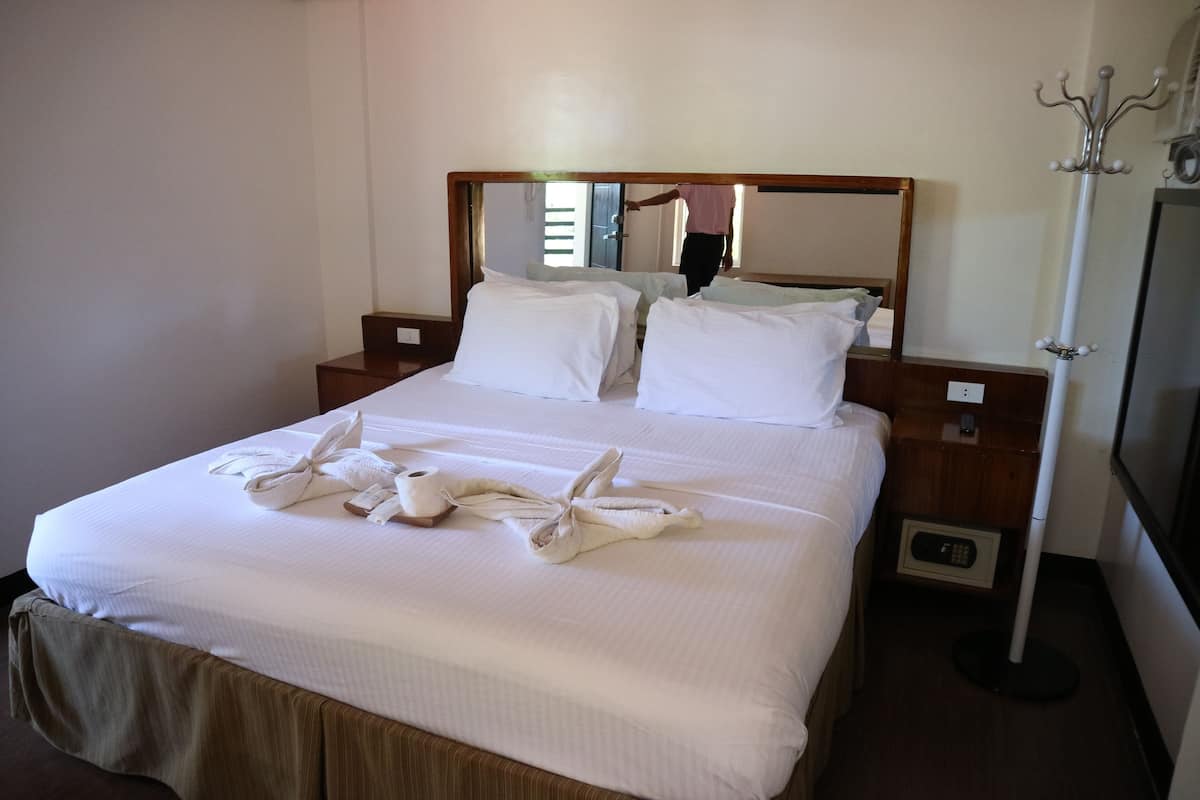 Standard Room | In-room safe, desk, iron/ironing board (on request)