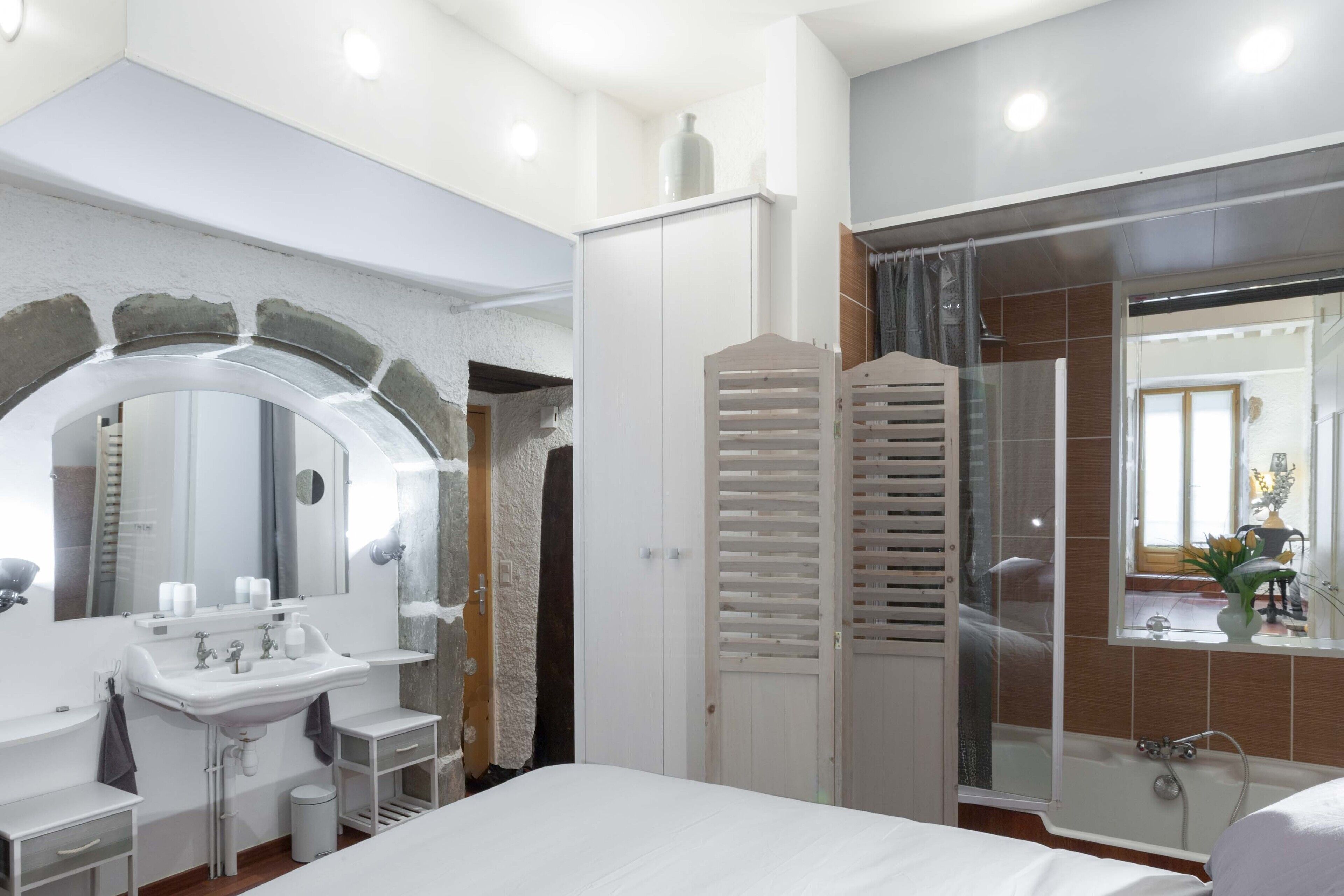 1 bedroom, in-room safe, desk, iron/ironing board