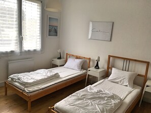 2 habitaciones, tabla de planchar con plancha y wifi gratis