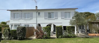 Large apartment close to the beach with garden - All included: linen & cleaning