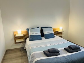 4 bedrooms, iron/ironing board, travel cot, free WiFi