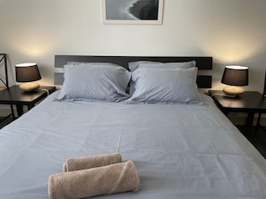 2 habitaciones, tabla de planchar con plancha y wifi gratis