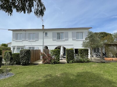 Bright apartment with garden - Linen, towels and final cleaning provided