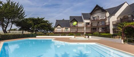 Piscine extérieure, piscine chauffée