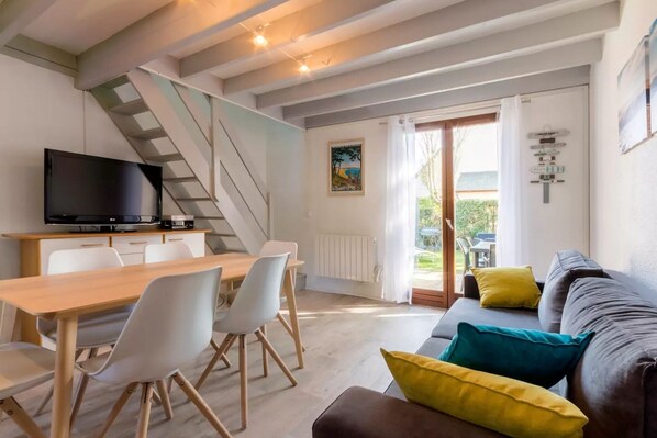 TV, DVD player - La Baule, house with garden, swimming pool, near beach Benoit (Guérande)