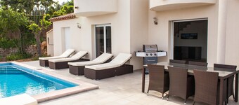Villa 3***heated infinity pool 3 comfort suites, panoramic view